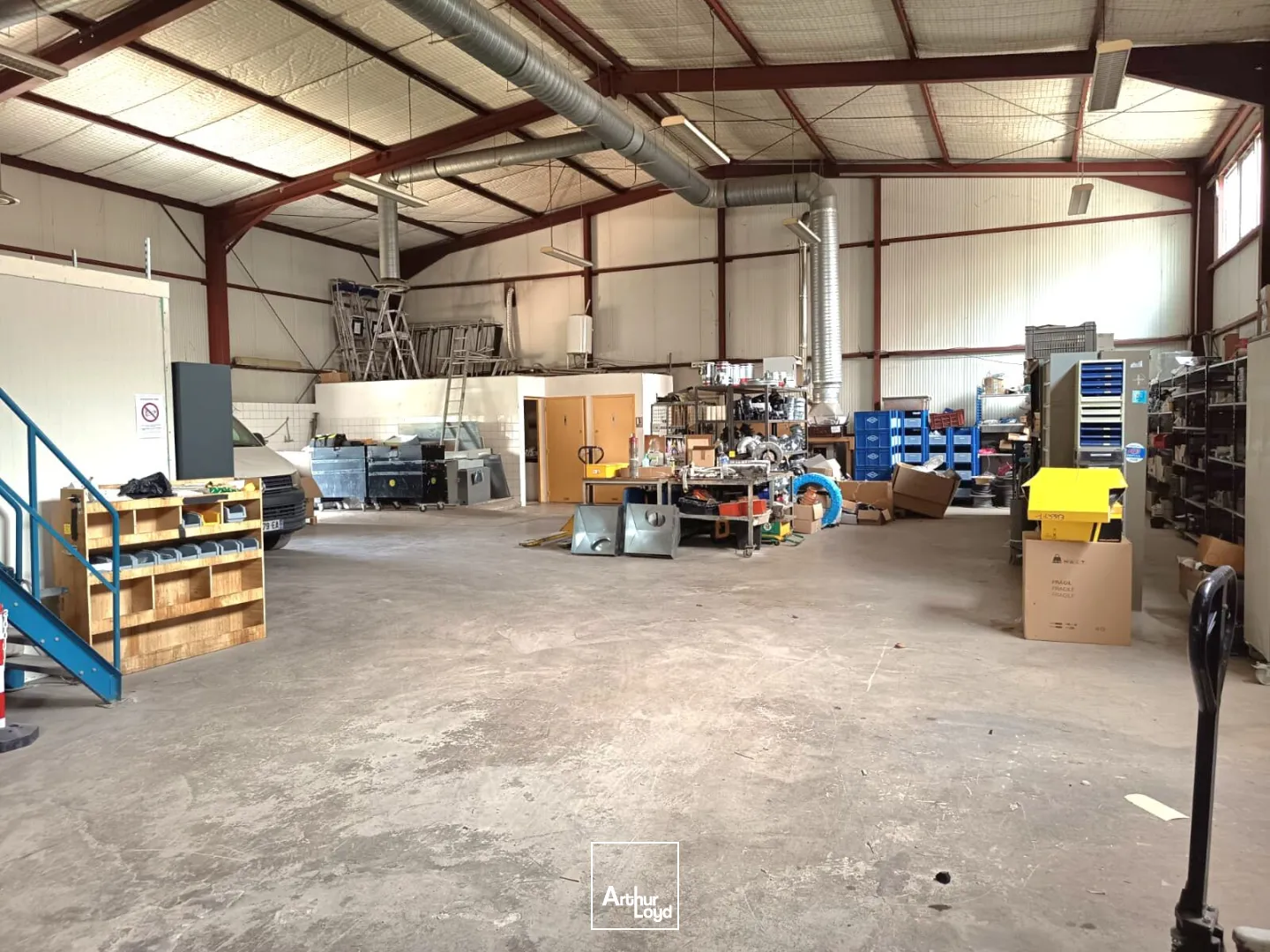 Locaux commerciaux - Location - LE BEAUSSET - 83330 - 471.8-471.8 - 7911312