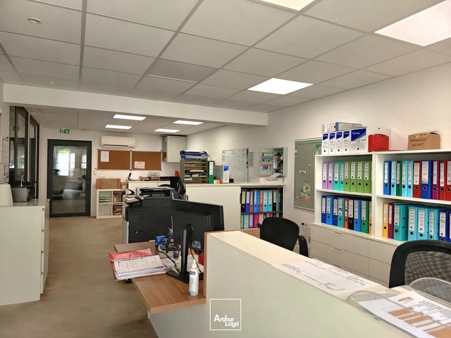 Locaux commerciaux - Location - LE BEAUSSET - 83330 - 471.8-471.8 - 7911316