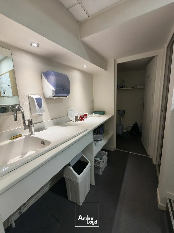 Locaux commerciaux - Location - CHAMBÉRY - 73000 - 159.8-159.8 - 7911328