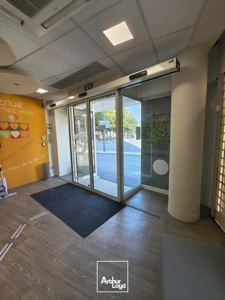 Locaux commerciaux - Location - CHAMBÉRY - 73000 - 159.8-159.8 - 7911324