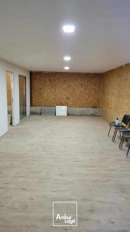 Locaux d'activité & Entrepôts - Vente - SAINT GEORGES LES BAILLARGEAUX - 86130 - 342-342 - 7911755
