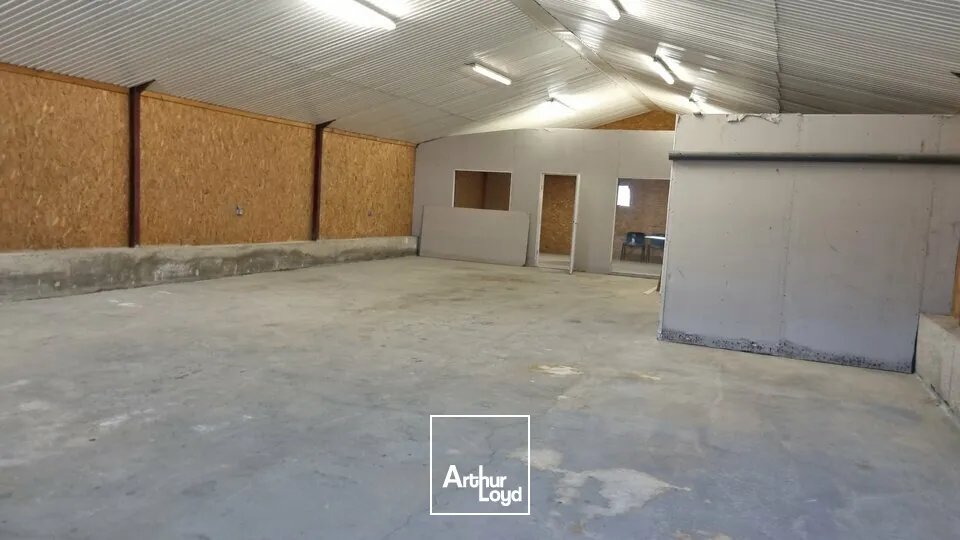 Locaux d'activité & Entrepôts - Vente - SAINT GEORGES LES BAILLARGEAUX - 86130 - 342-342 - 7911757