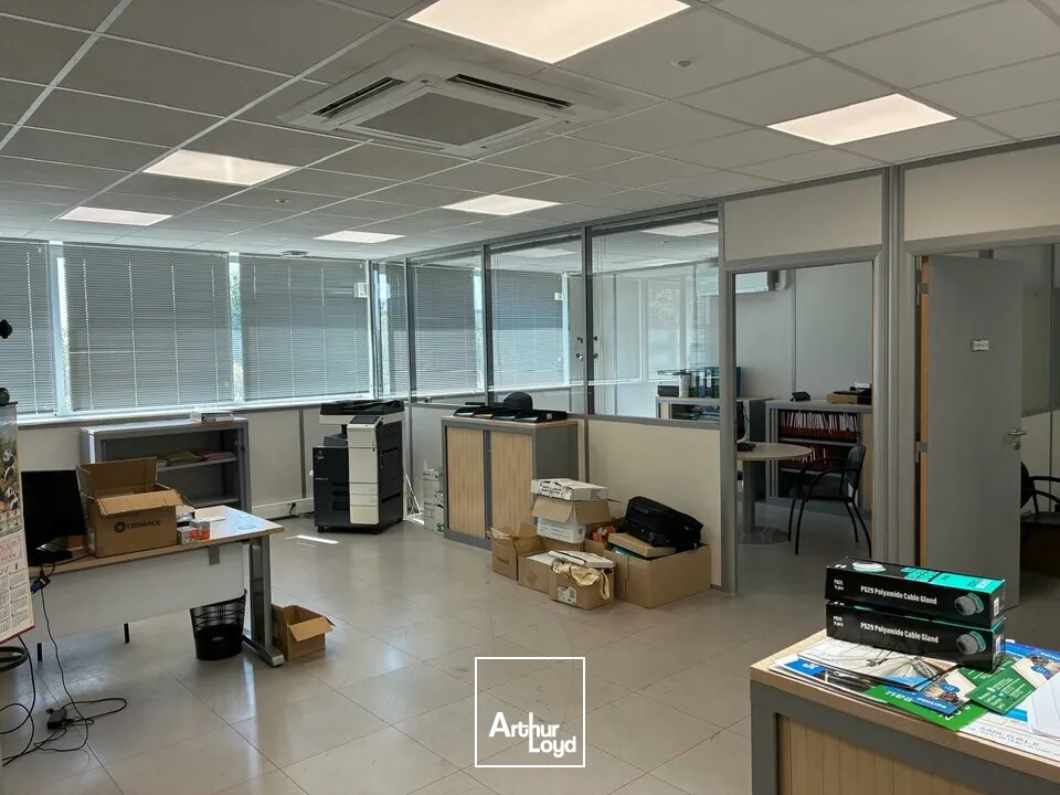 Locaux commerciaux - Location - LES HERBIERS - 85500 - 705-705 - 7911768