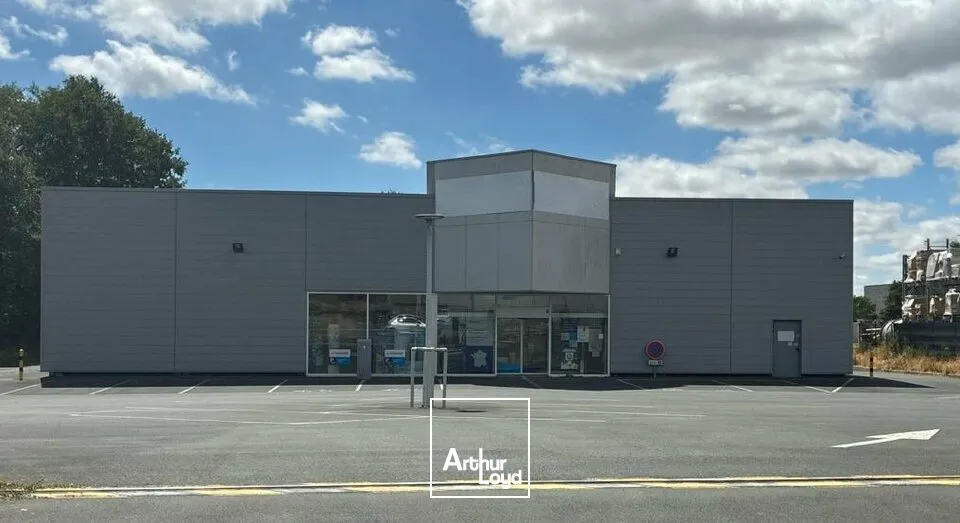 Locaux commerciaux - Location - LES HERBIERS - 85500 - 705-705 - 7911767