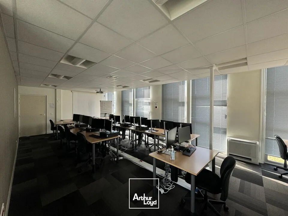 Bureaux - Location - CHAURAY - 79180 - 240-240 - 7911779