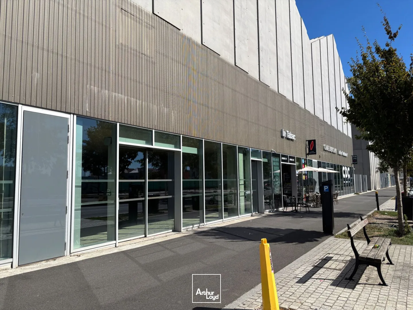 Locaux commerciaux - Location - BORDEAUX - 33300 - 221.2-983.3 - 7911930
