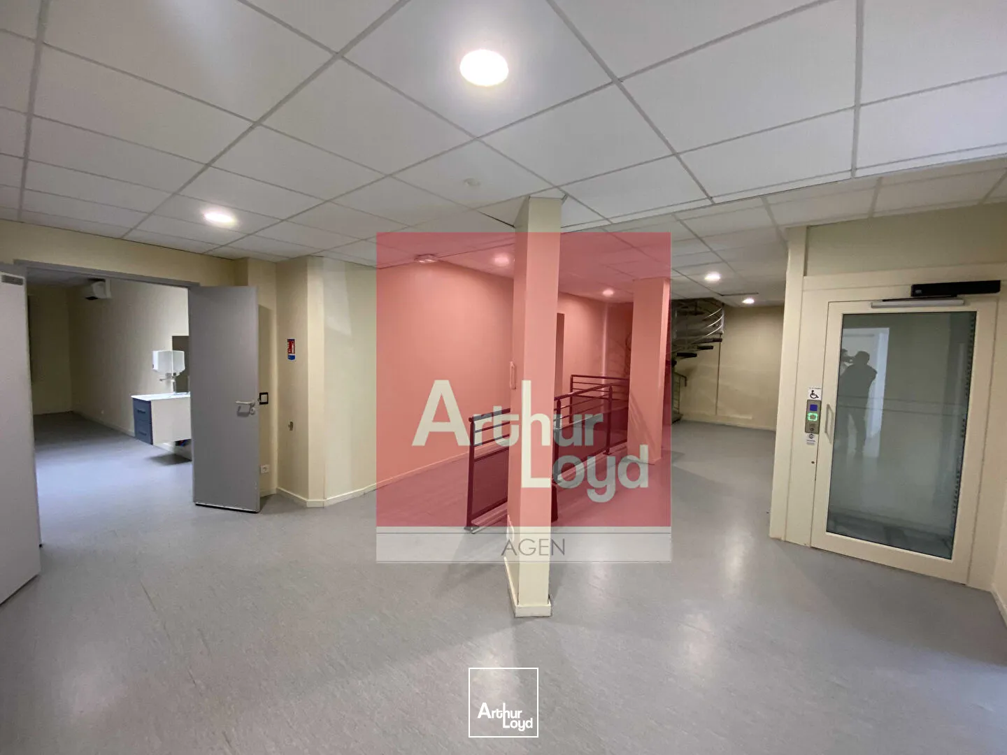 Bureaux - Location - SAINTE LIVRADE SUR LOT - 47110 - 330-330 - 7912265