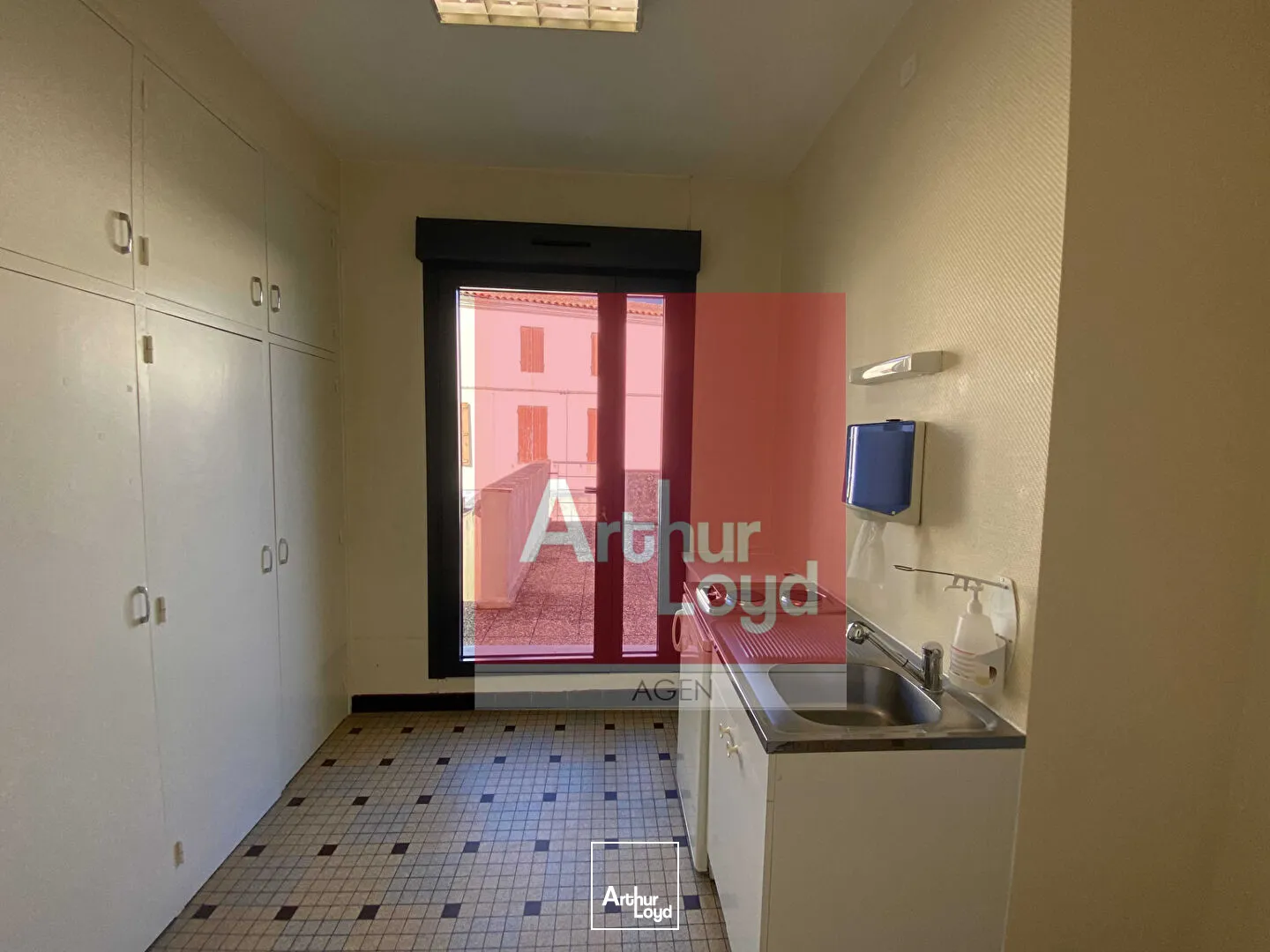 Bureaux - Location - SAINTE LIVRADE SUR LOT - 47110 - 330-330 - 7912271