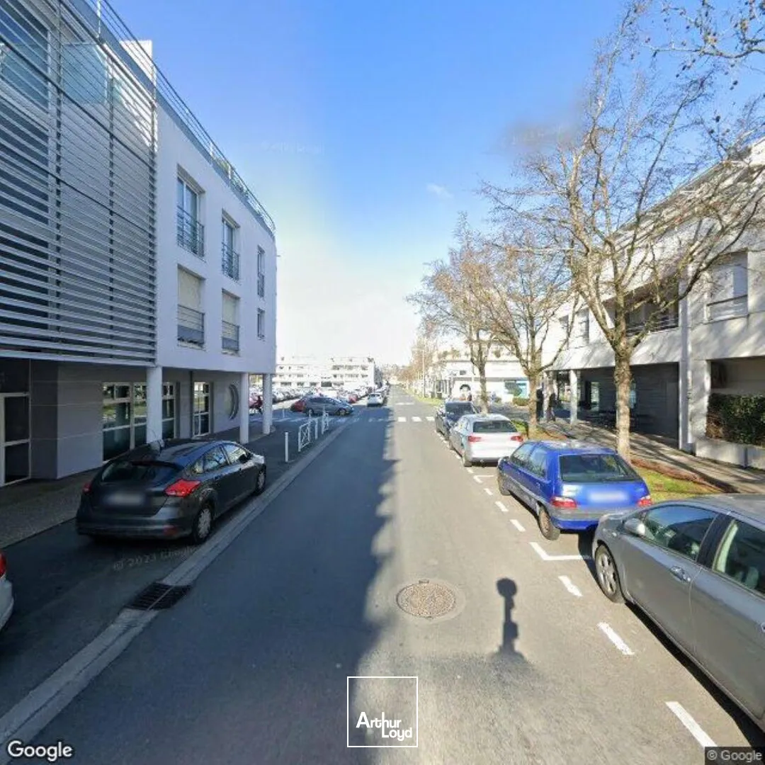 Locaux commerciaux - Location - LA ROCHELLE - 17000 - 52-52 - 7912535