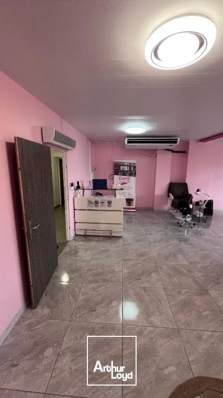Locaux commerciaux - Location - Fort De France - 97200 - 55-55 - 7912545