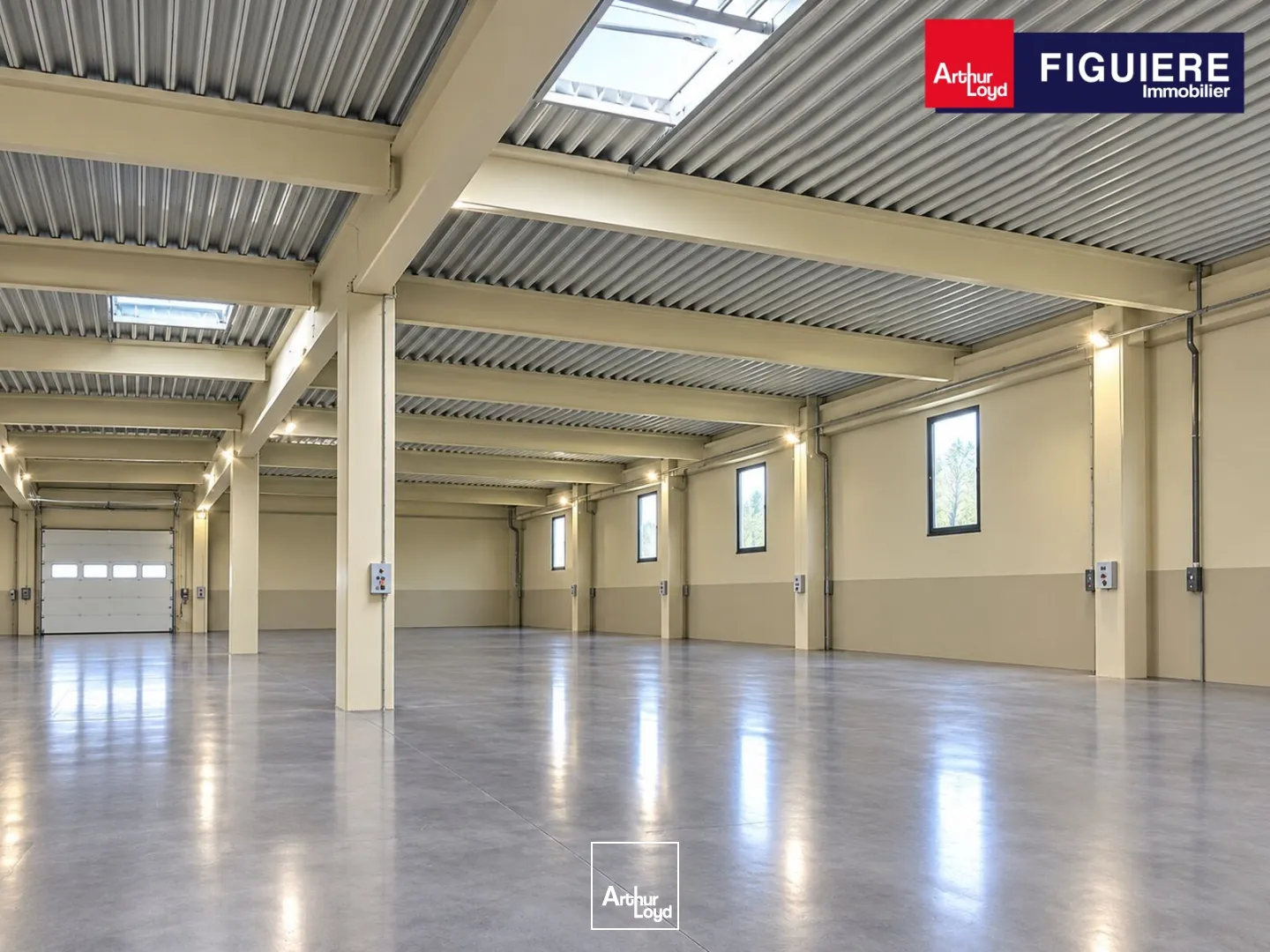 Locaux d'activité & Entrepôts - Location - SAINT ESTEVE JANSON - 13610 - 775-1550 - 7912678