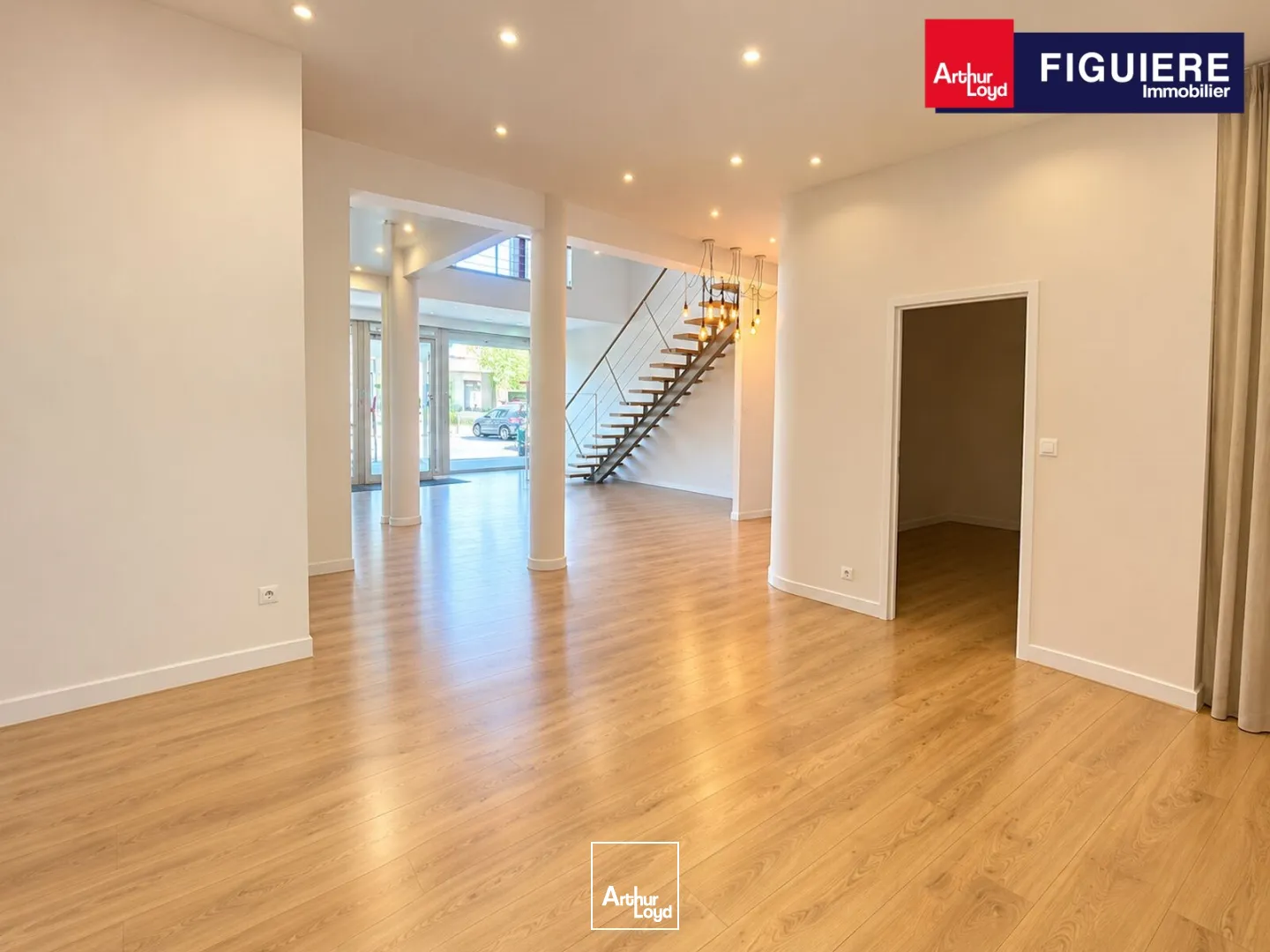 Locaux commerciaux - Vente - SAINT MITRE LES REMPARTS - 13920 - 98-1671 - 7912692
