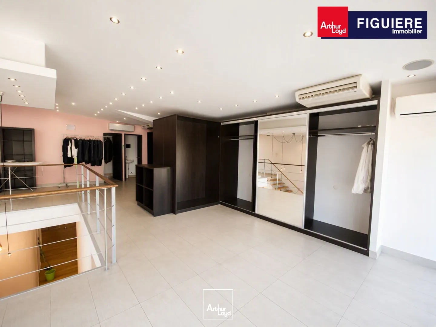 Locaux commerciaux - Vente - SAINT MITRE LES REMPARTS - 13920 - 98-1671 - 7912694