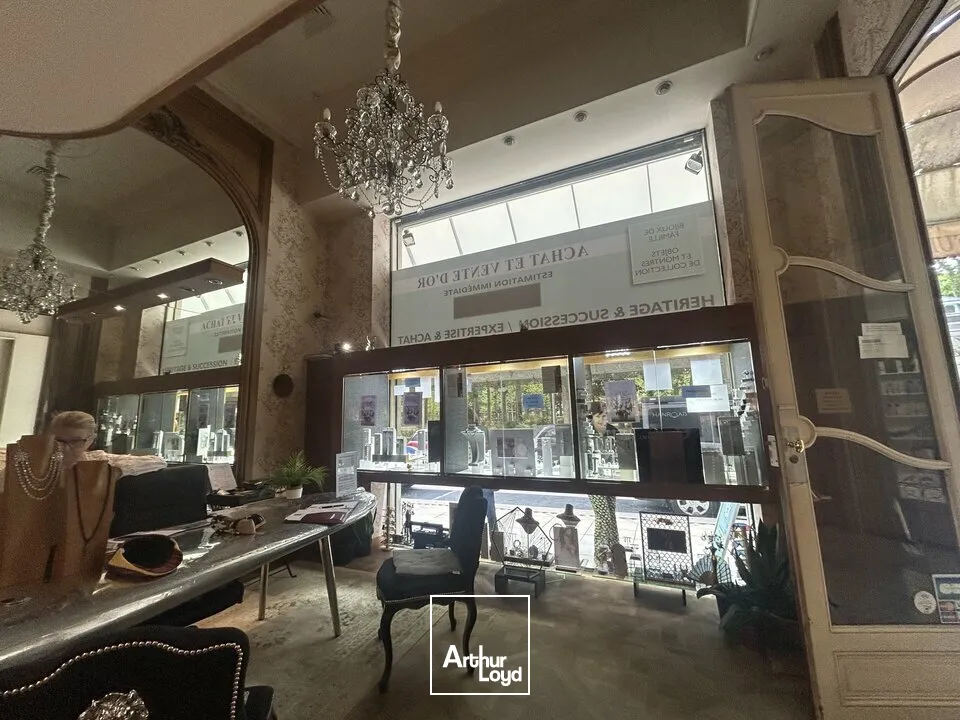 Locaux commerciaux - Location - VICHY - 03200 - 52.01-52.01 - 7912963