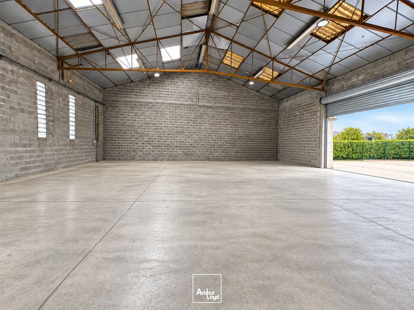 Locaux d'activité & Entrepôts - Location - LE COTEAU - 42120 - 372-372 - 7913260