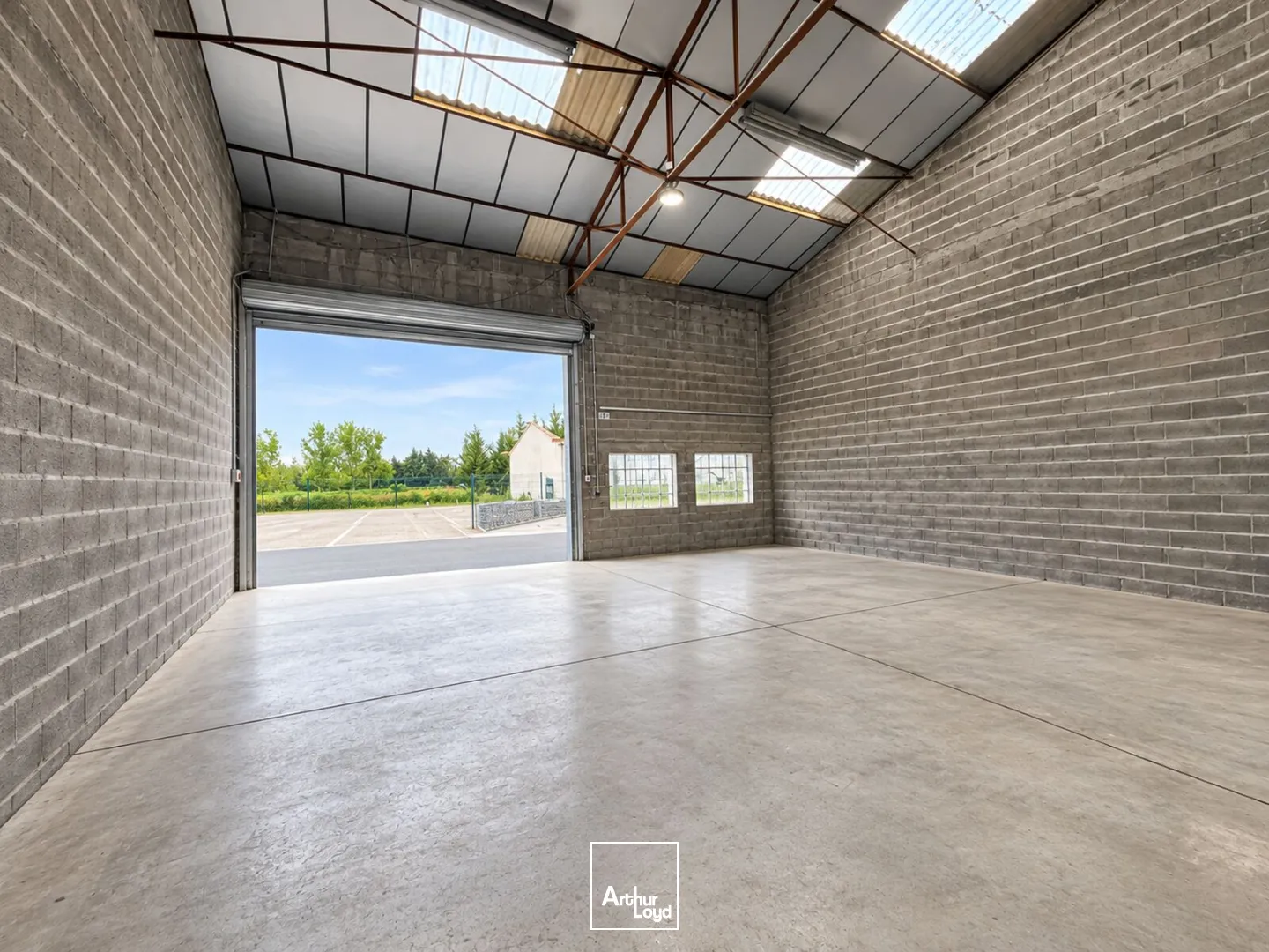 Locaux d'activité & Entrepôts - Location - LE COTEAU - 42120 - 372-372 - 7913259