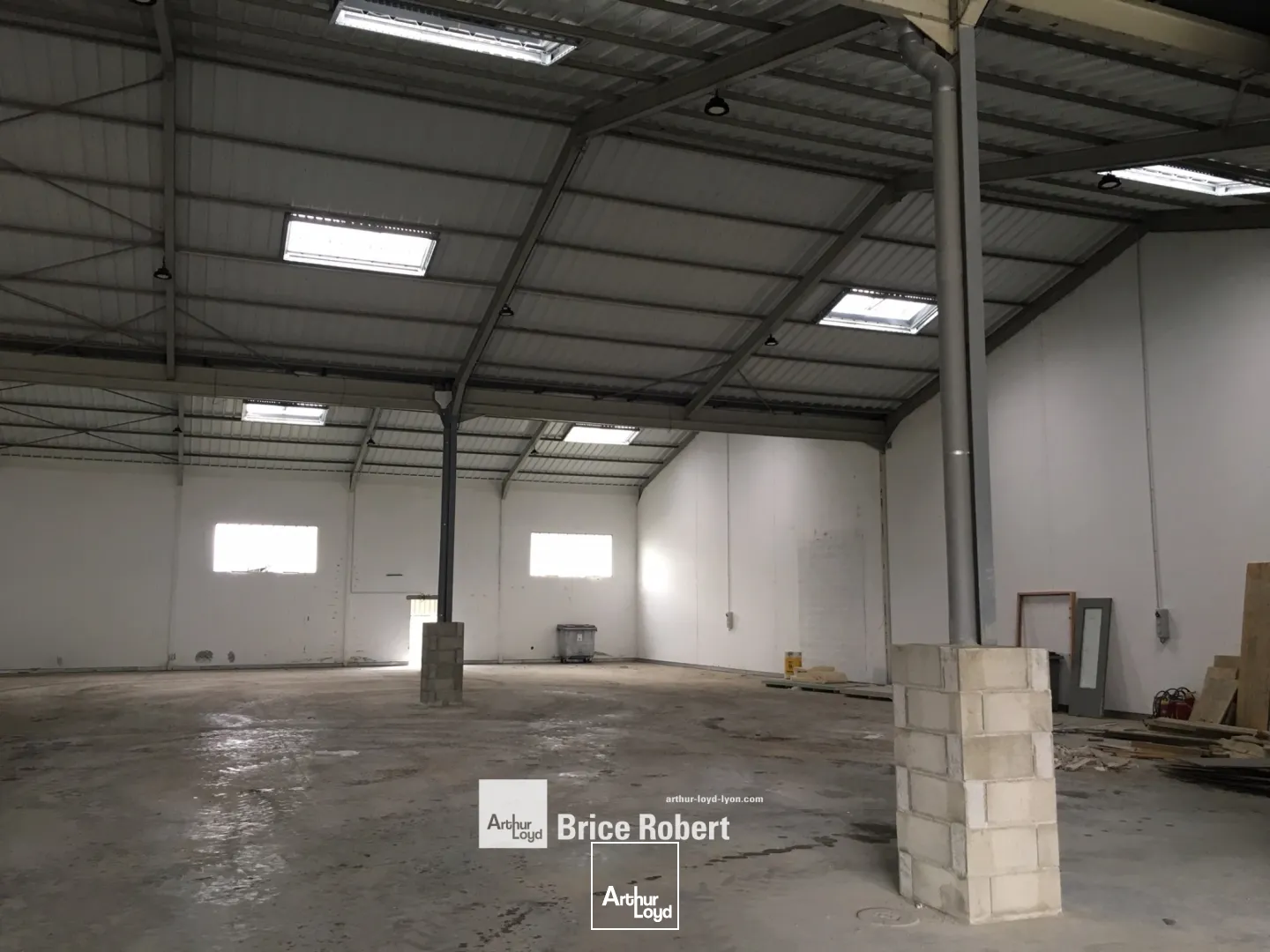 Locaux d'activité & Entrepôts - Location - SAINT BONNET DE MURE - 69720 - 1011.8-1011.8 - 7913332
