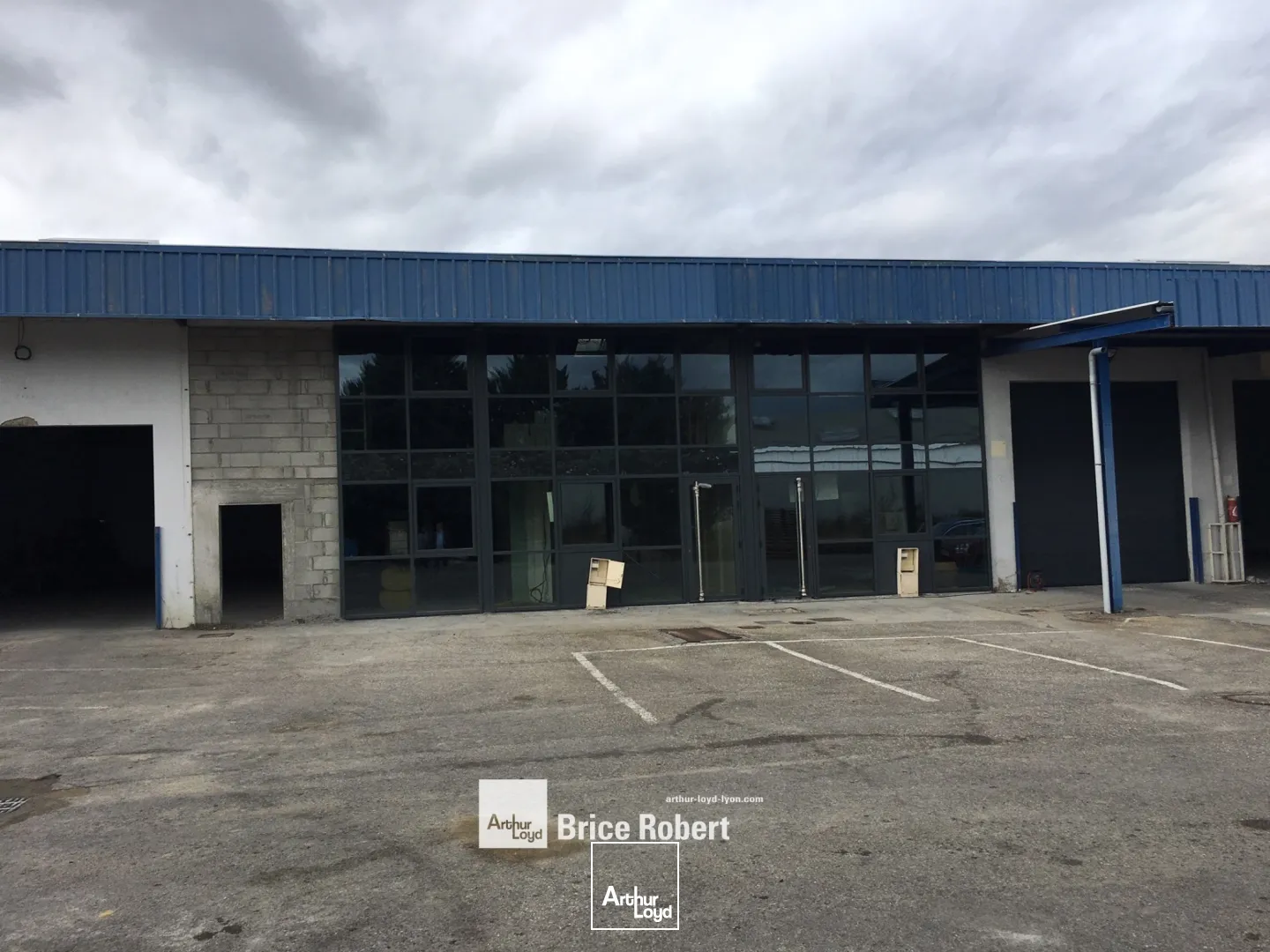 Locaux d'activité & Entrepôts - Location - SAINT BONNET DE MURE - 69720 - 1011.8-1011.8 - 7913333