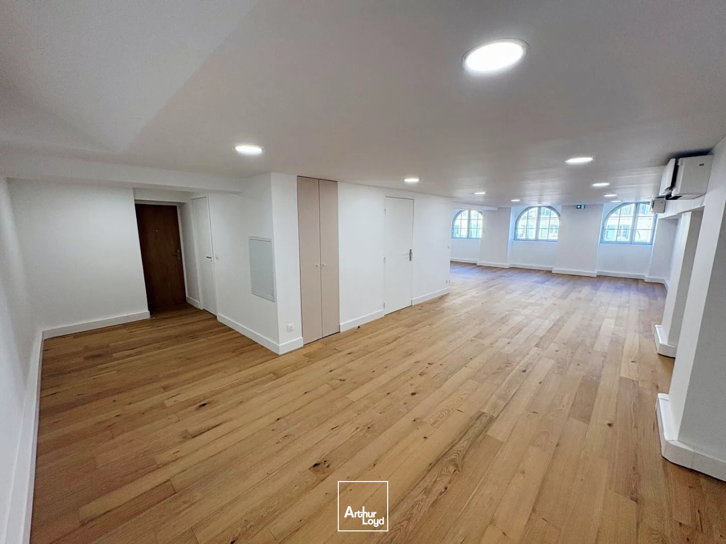 Bureaux - Vente - MARSEILLE - 13001 - 100.68-100.68 - 7915040