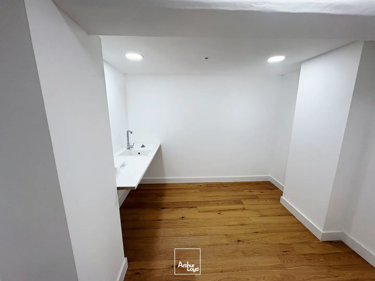Bureaux - Vente - MARSEILLE - 13001 - 100.68-100.68 - 7915043