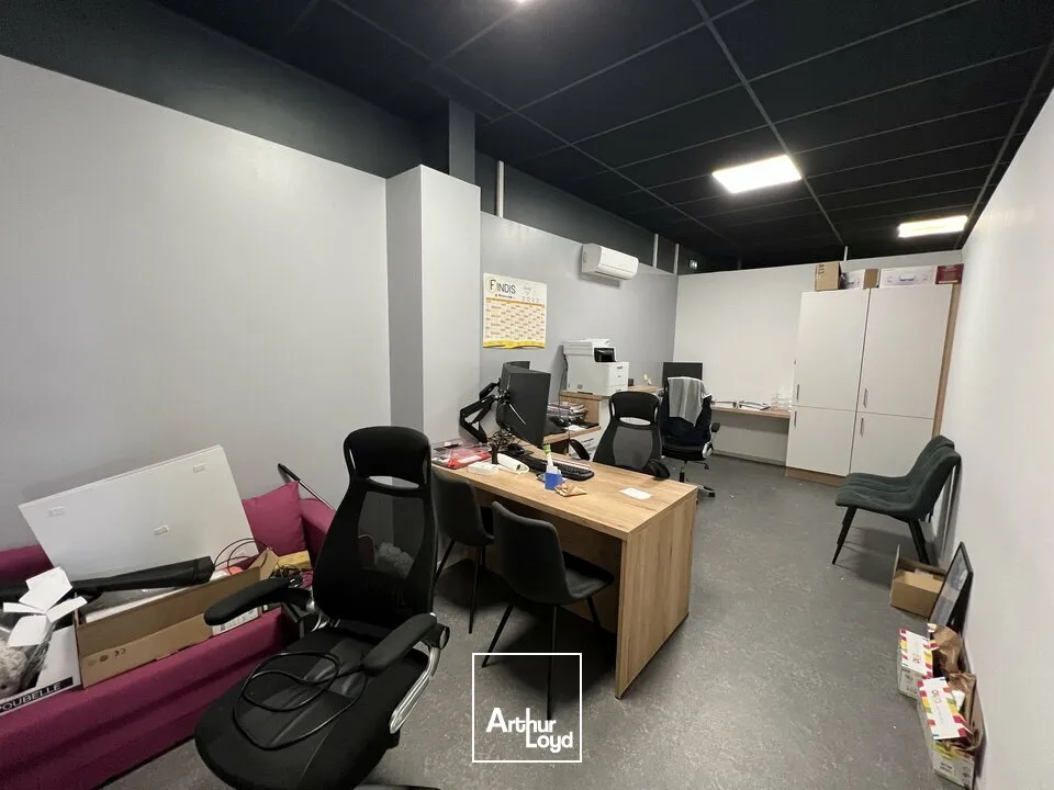 Locaux commerciaux - Location - CHAMPNIERS - 16430 - 600-600 - 7915058