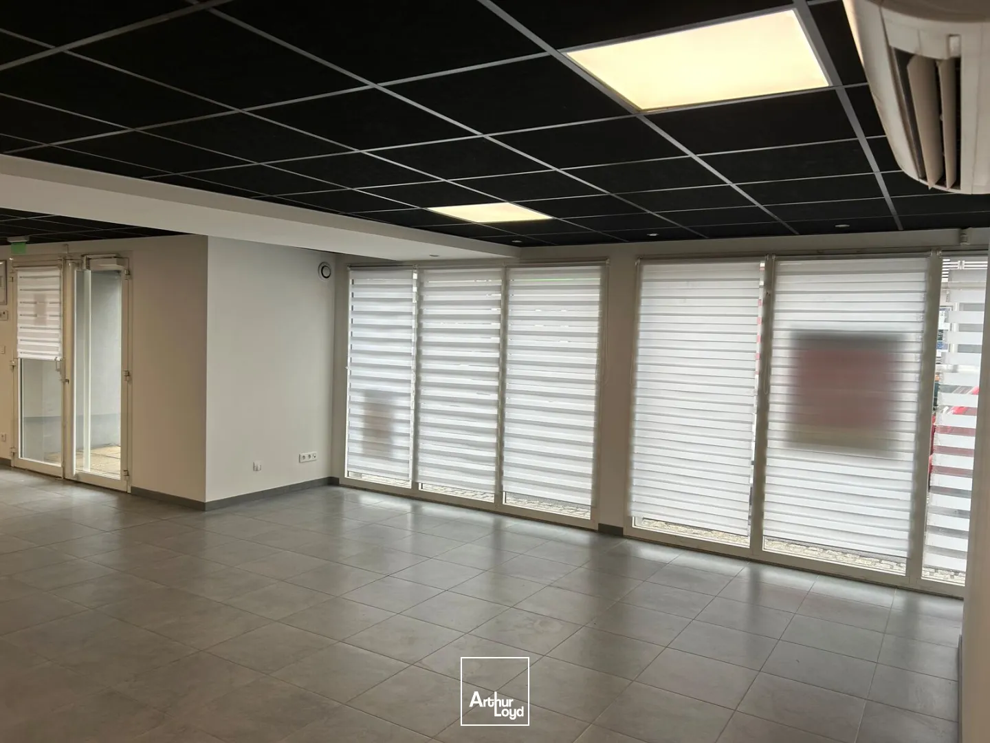 Locaux commerciaux - Location - NANTES - 44000 - 88-88 - 7915076