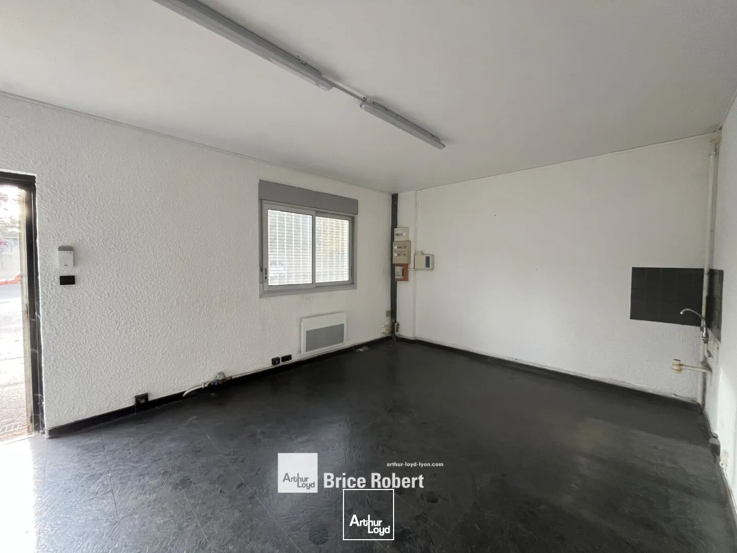 Locaux d'activité & Entrepôts - Location - VILLEURBANNE - 69100 - 240-240 - 7915423