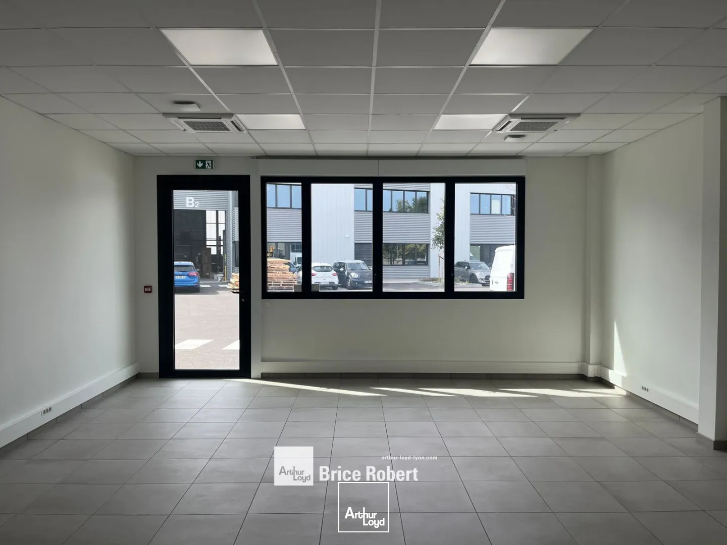 Locaux d'activité & Entrepôts - Location - OULLINS-PIERRE-BÉNITE - 69310 - 323-323 - 7915427