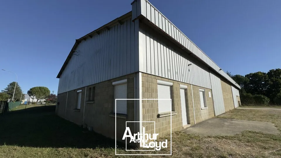 Locaux d'activité & Entrepôts - Location - SAINT-PANTALÉON-DE-LARCHE - 19600 - 610-610 - 7915638