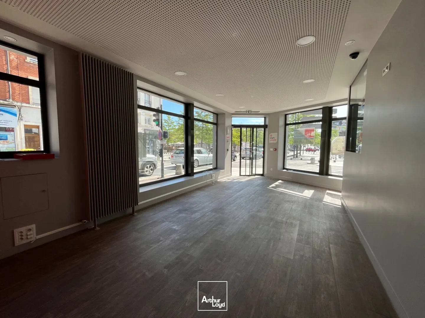 Locaux commerciaux - Vente - SAINT QUENTIN - 02100 - 124.42-124.42 - 7915736
