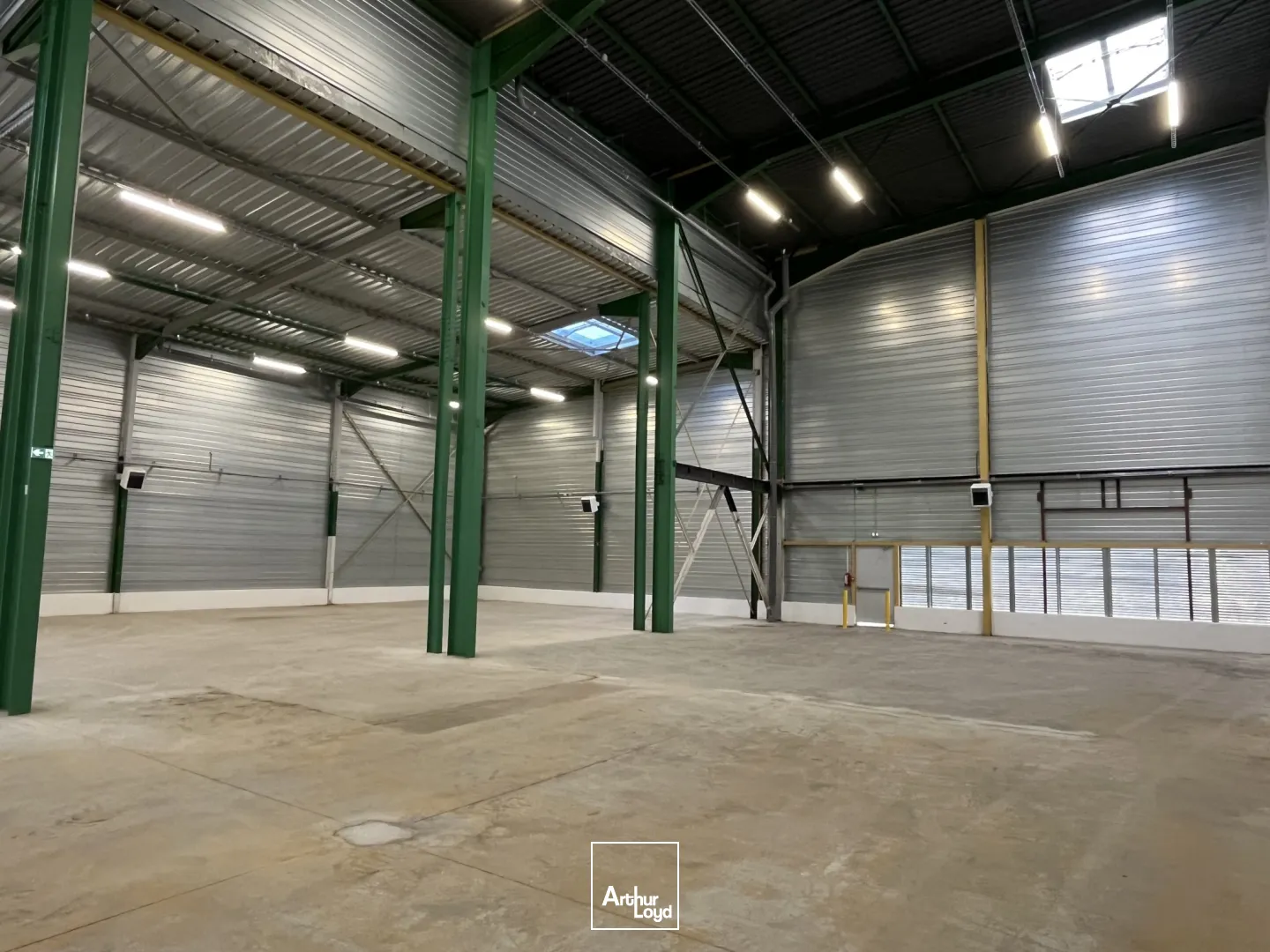 Locaux d'activité & Entrepôts - Location - VILLENEUVE LA GARENNE - 92390 - 969-969 - 7916346