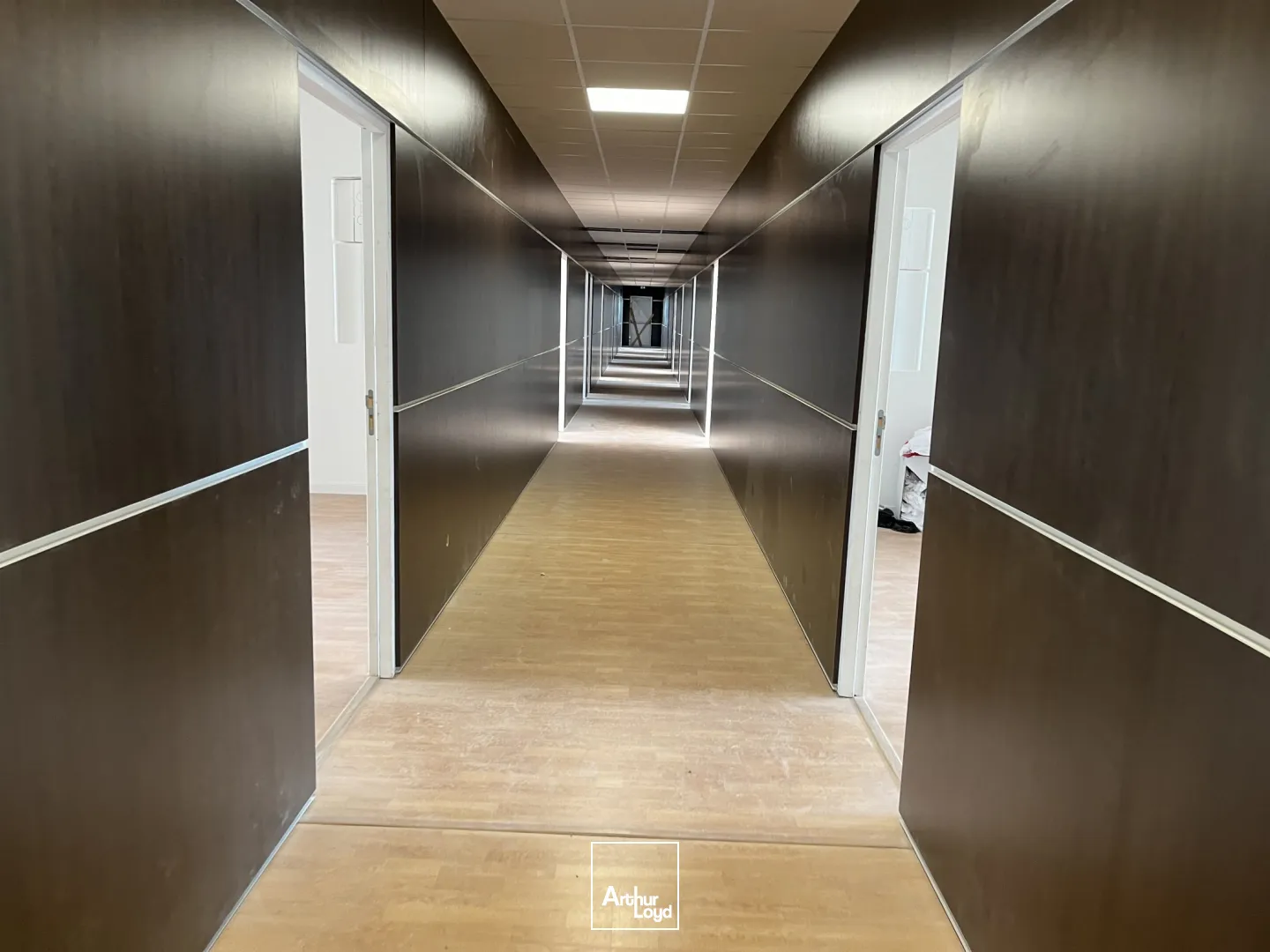 Locaux d'activité & Entrepôts - Location - VILLENEUVE LA GARENNE - 92390 - 2050-2050 - 7916485
