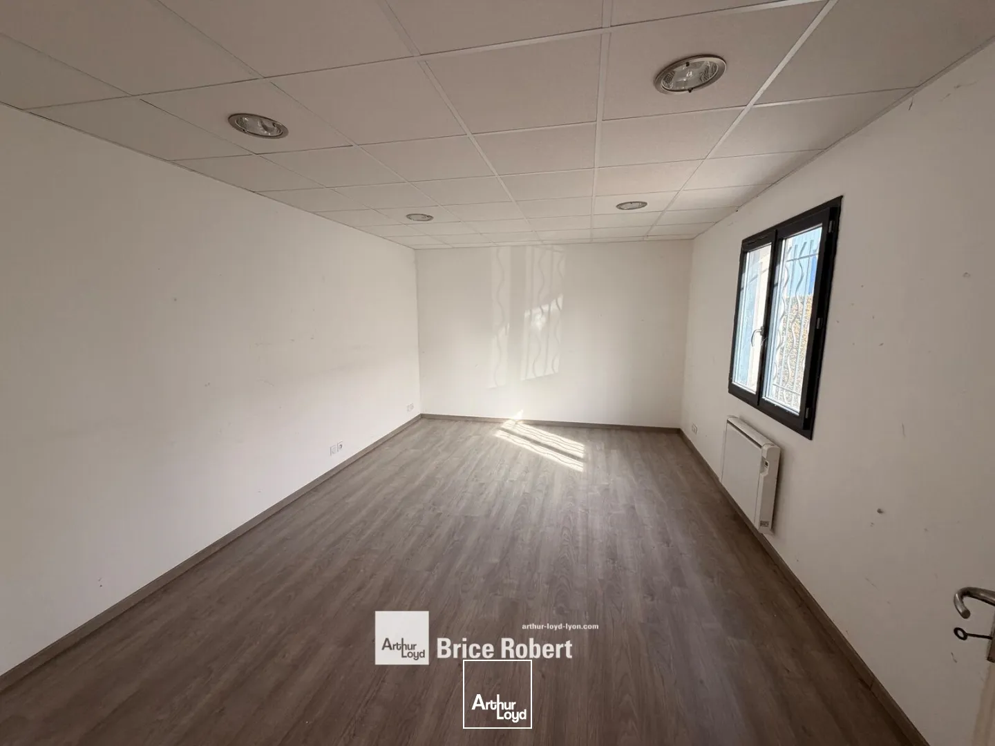Locaux d'activité & Entrepôts - Location - VILLETTE D'ANTHON - 38280 - 160-160 - 7917055