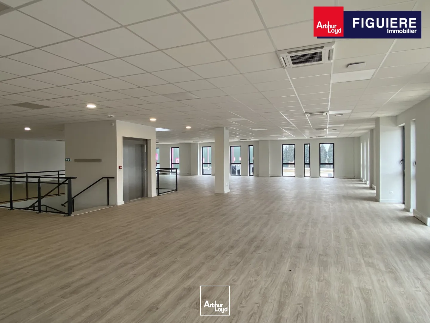 Locaux d'activité & Entrepôts - Location - SENAS - 13560 - 3042-14535 - 7917468