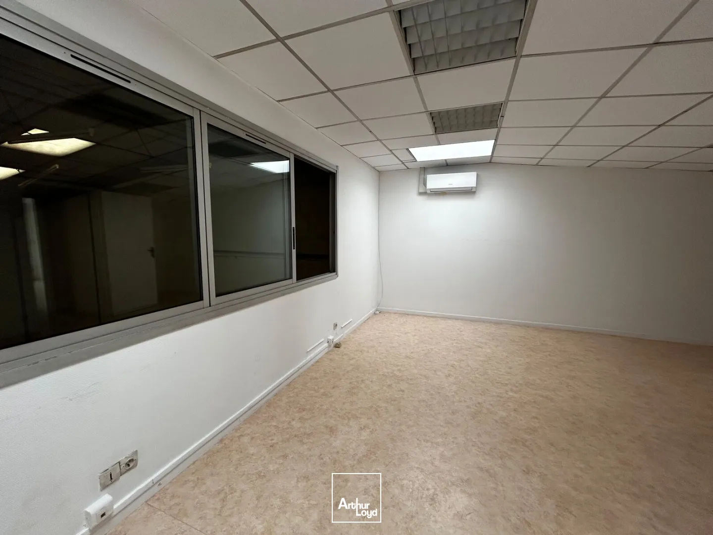 Locaux d'activité & Entrepôts - Location - PESSAC - 33600 - 400-400 - 7917702