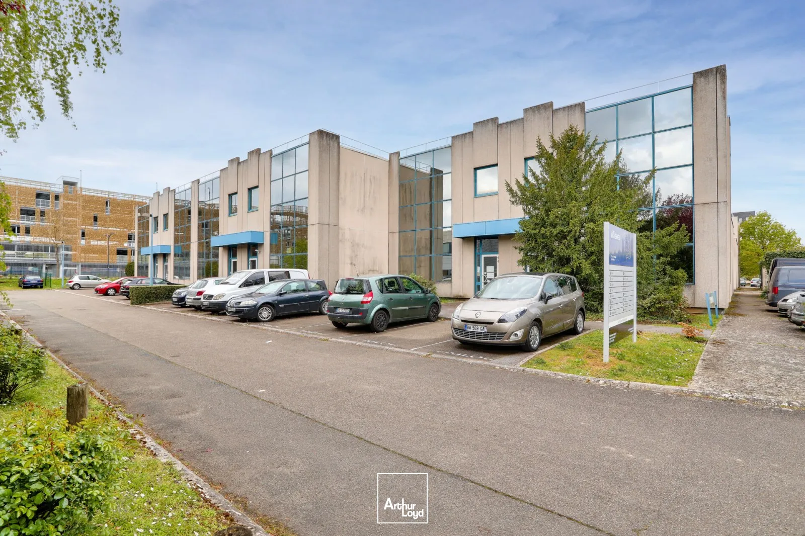 Locaux d'activité & Entrepôts - Location - LA VERRIERE - 78320 - 213-521 - 7917926