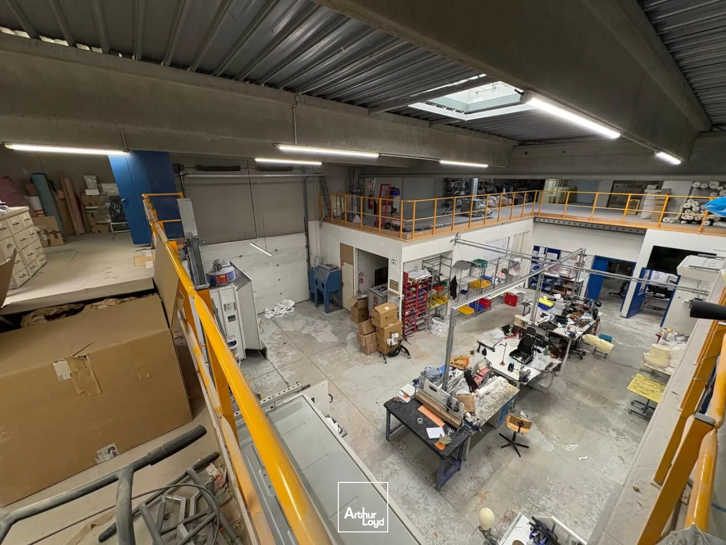 Locaux commerciaux - Location - MARSEILLE - 13011 - 920-920 - 7917939