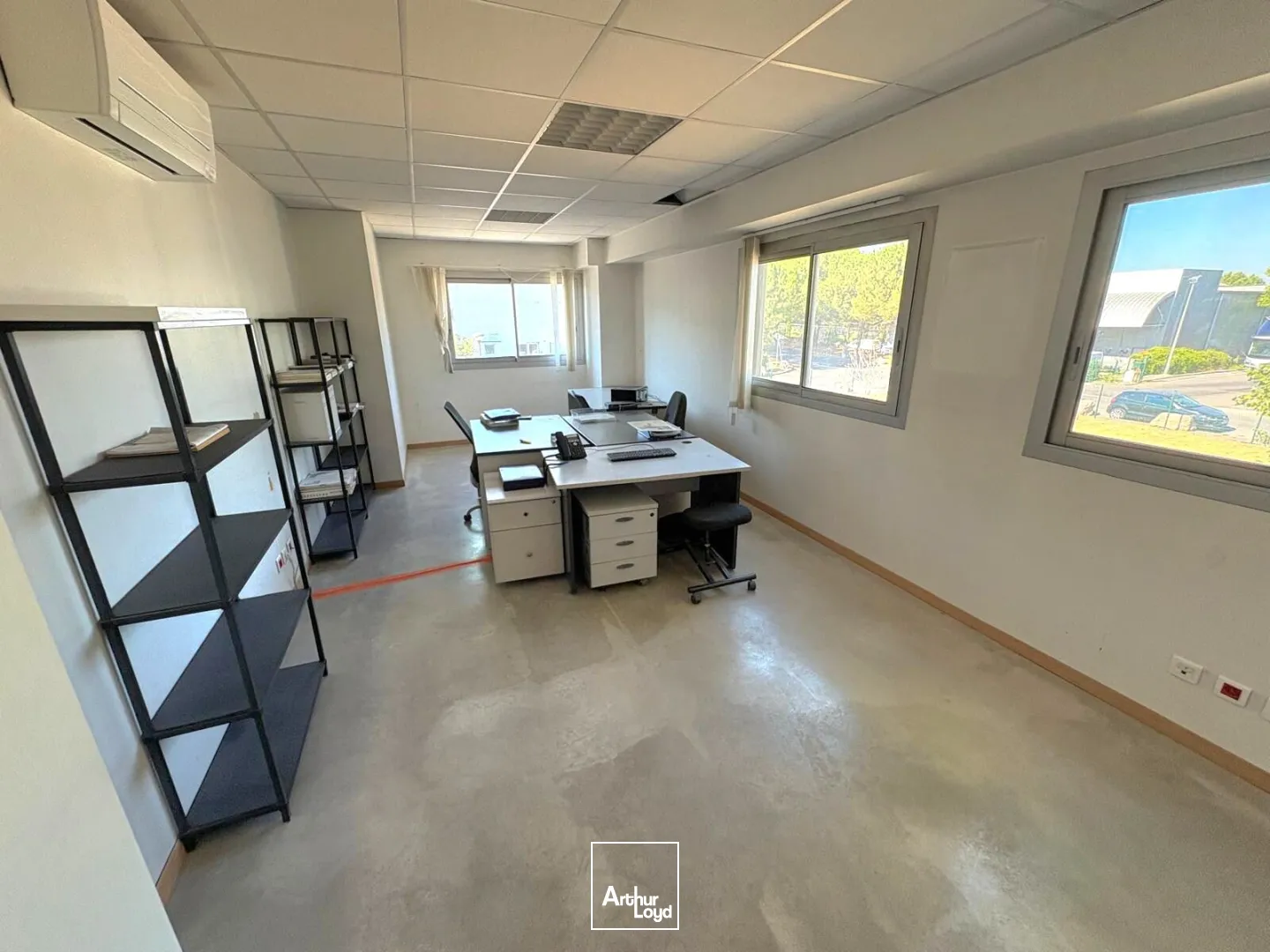 Locaux commerciaux - Location - MARSEILLE - 13011 - 920-920 - 7917943