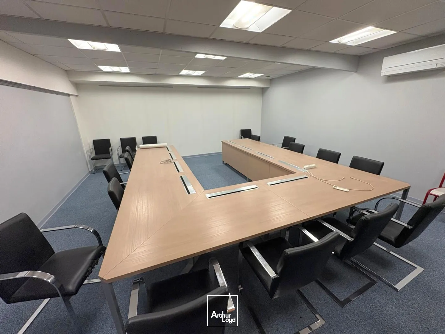 Locaux commerciaux - Location - MARSEILLE - 13011 - 920-920 - 7917944