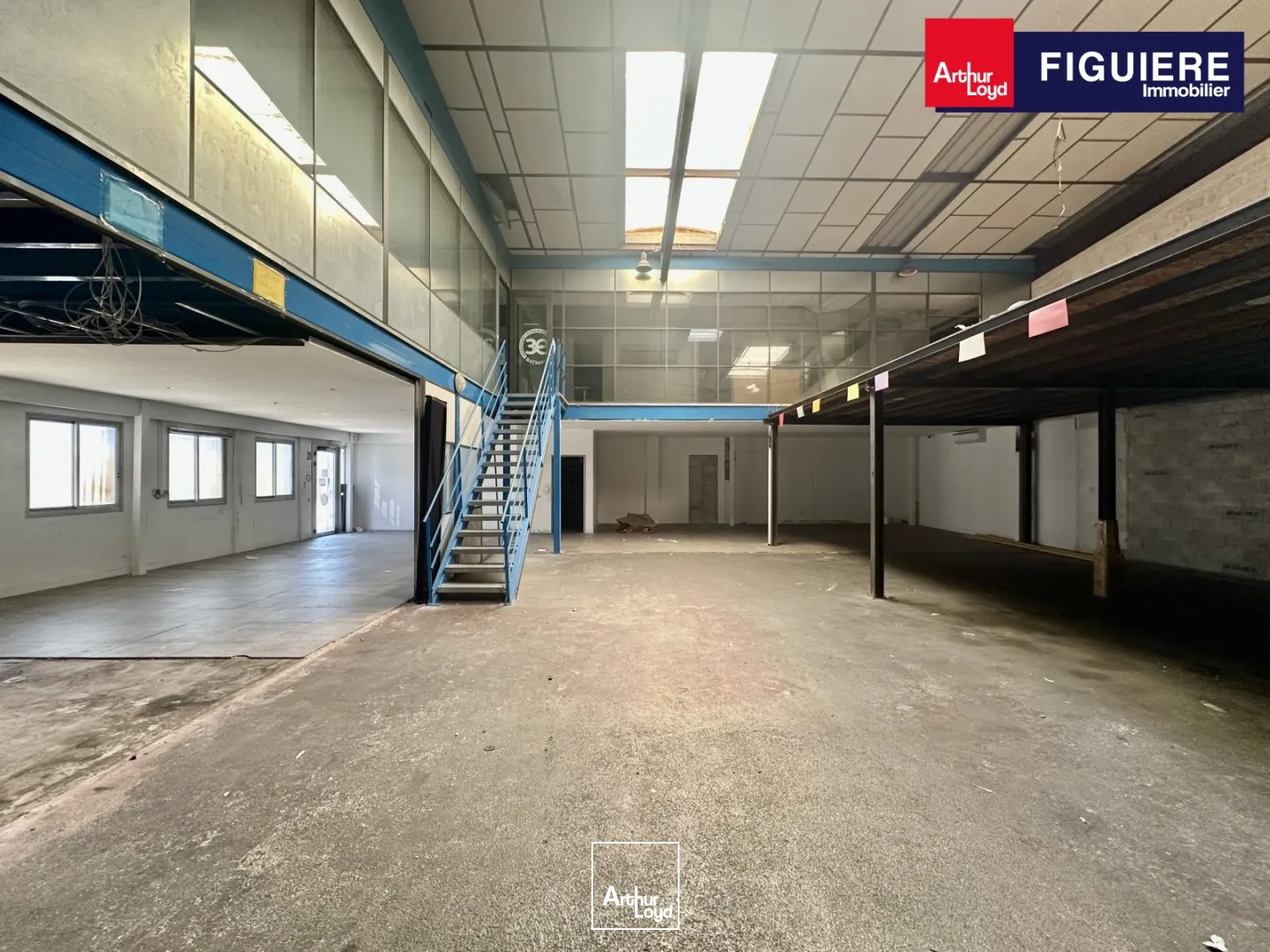 Locaux d'activité & Entrepôts - Location - VITROLLES - 13127 - 526-526 - 7918654