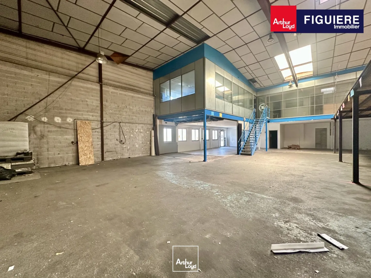 Locaux d'activité & Entrepôts - Location - VITROLLES - 13127 - 526-526 - 7918652