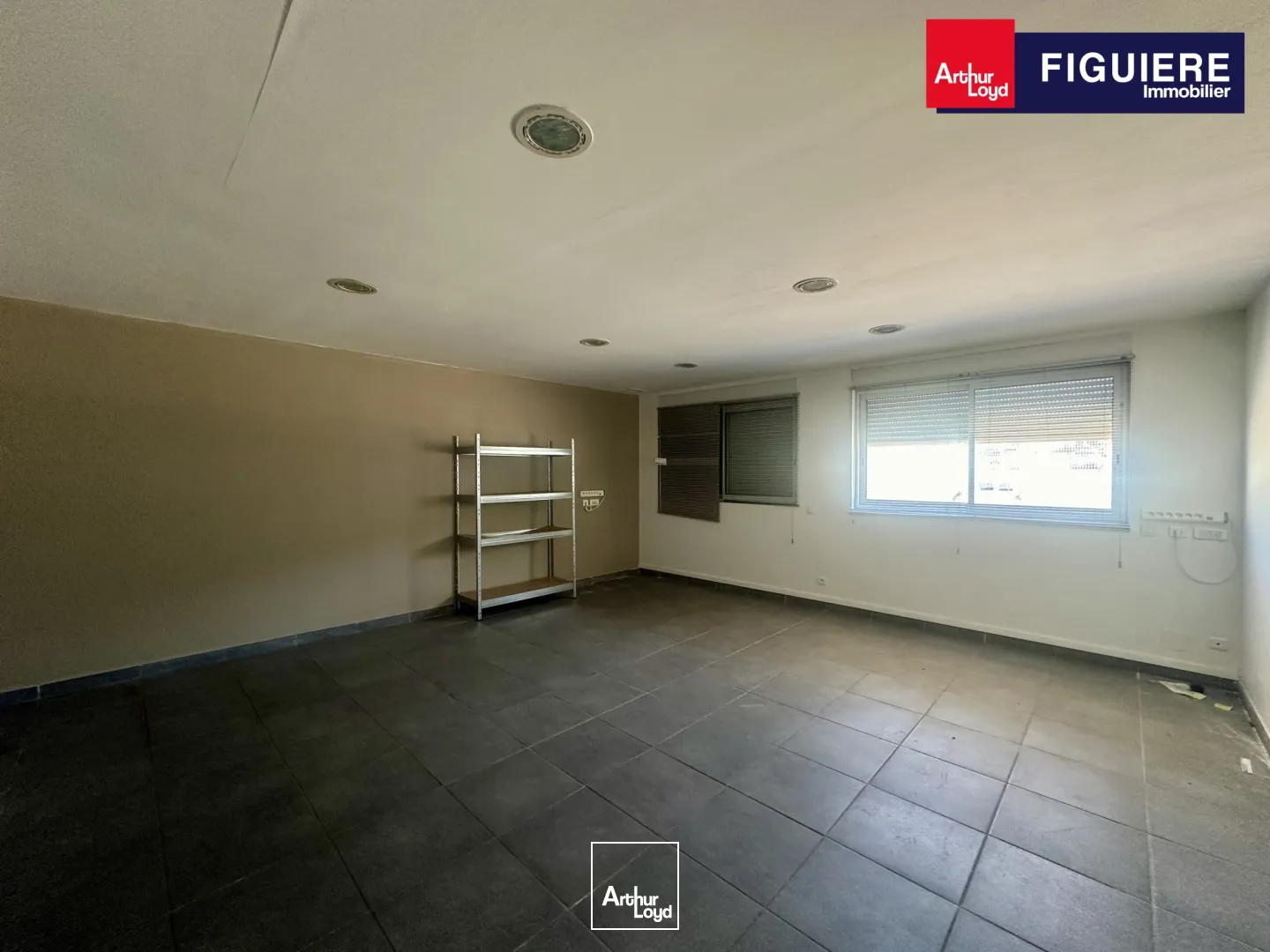 Locaux d'activité & Entrepôts - Vente - SAINT CANNAT - 13760 - 200-840 - 7918687