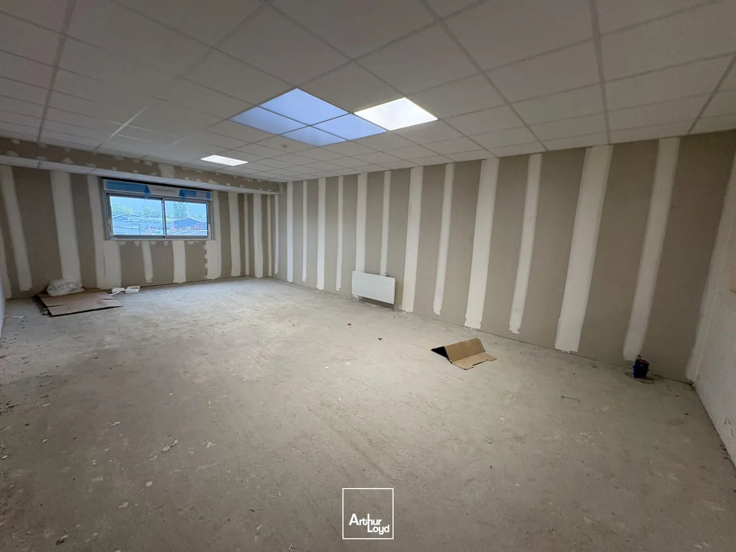 Locaux d'activité & Entrepôts - Location - SAINT JEAN DE BRAYE - 45800 - 689.44-689.44 - 7918845