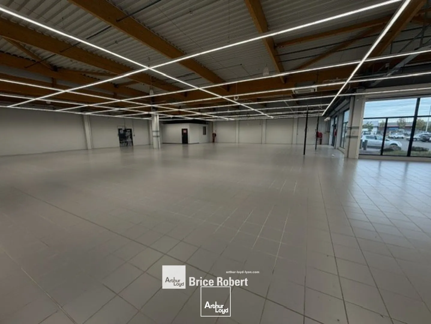 Locaux commerciaux - Location - VAULX EN VELIN - 69120 - 1300-1300 - 7919318
