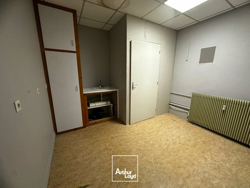 Locaux commerciaux - Location - BOURGES - 18000 - 65-65 - 7919642