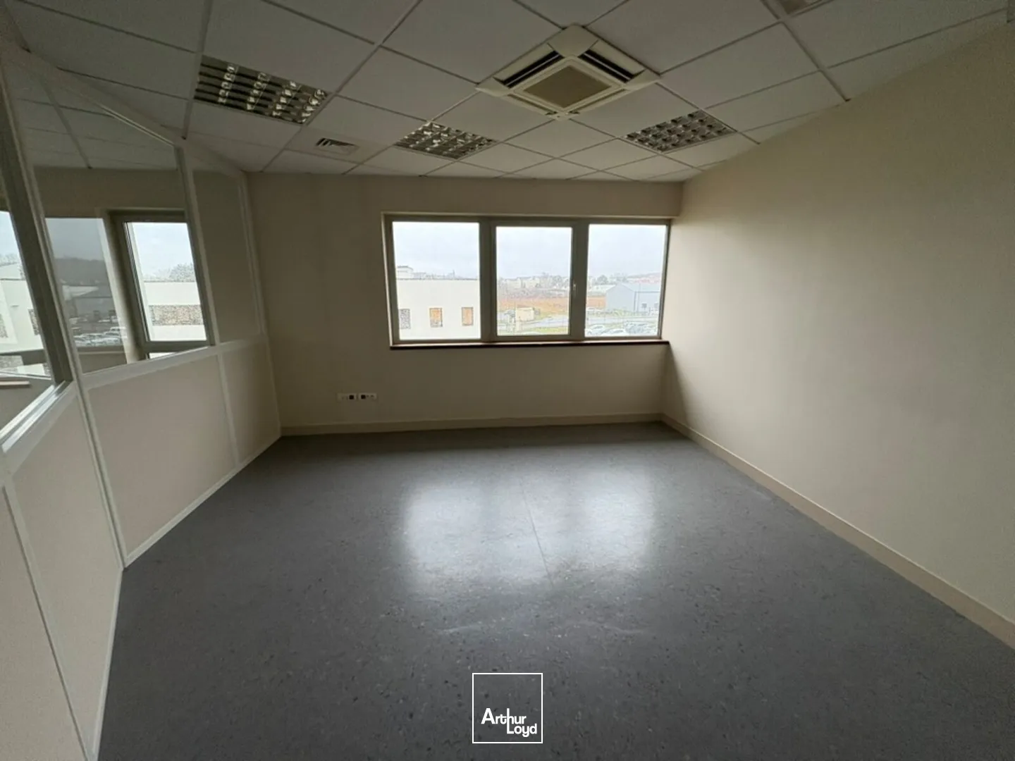 Bureaux - Location - AGNETZ - 60600 - 197.7-197.7 - 7919749