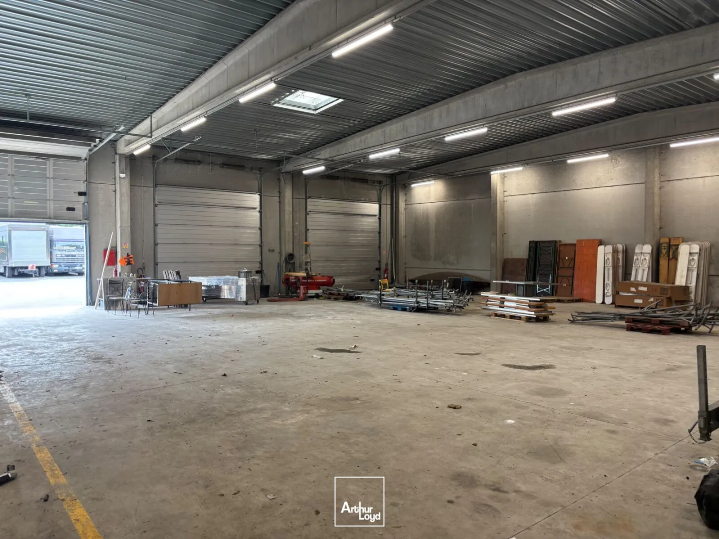 Locaux d'activité & Entrepôts - Location - LAMORLAYE - 60260 - 658-658 - 7919757