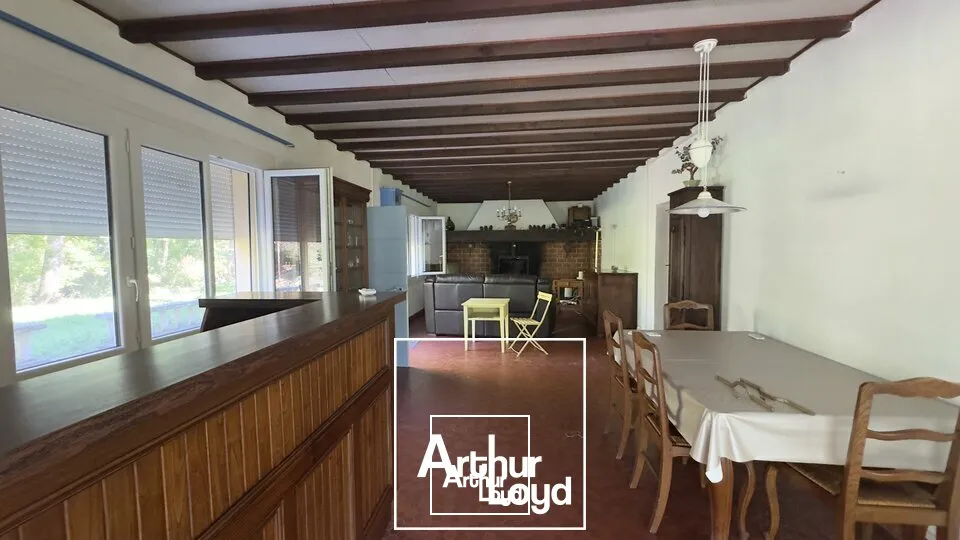 Locaux d'activité & Entrepôts - Vente - SAINT-PANTALÉON-DE-LARCHE - 19600 - 250-250 - 7920968