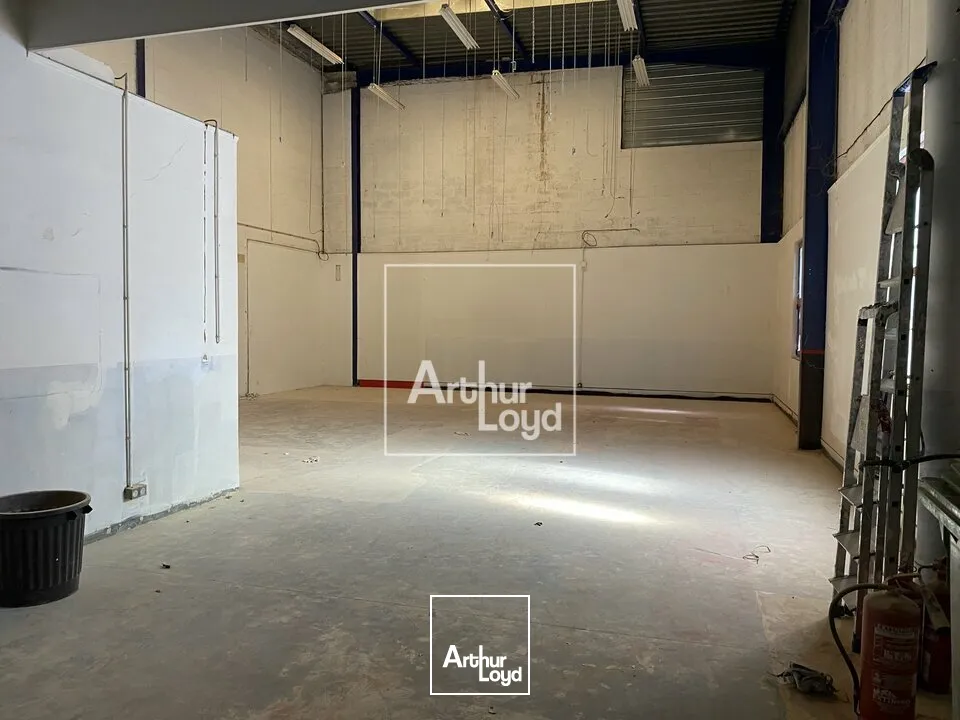 Locaux d'activité & Entrepôts - Location - SAINTE GENEVIEVE DES BOIS - 91700 - 207.55-207.55 - 7921623