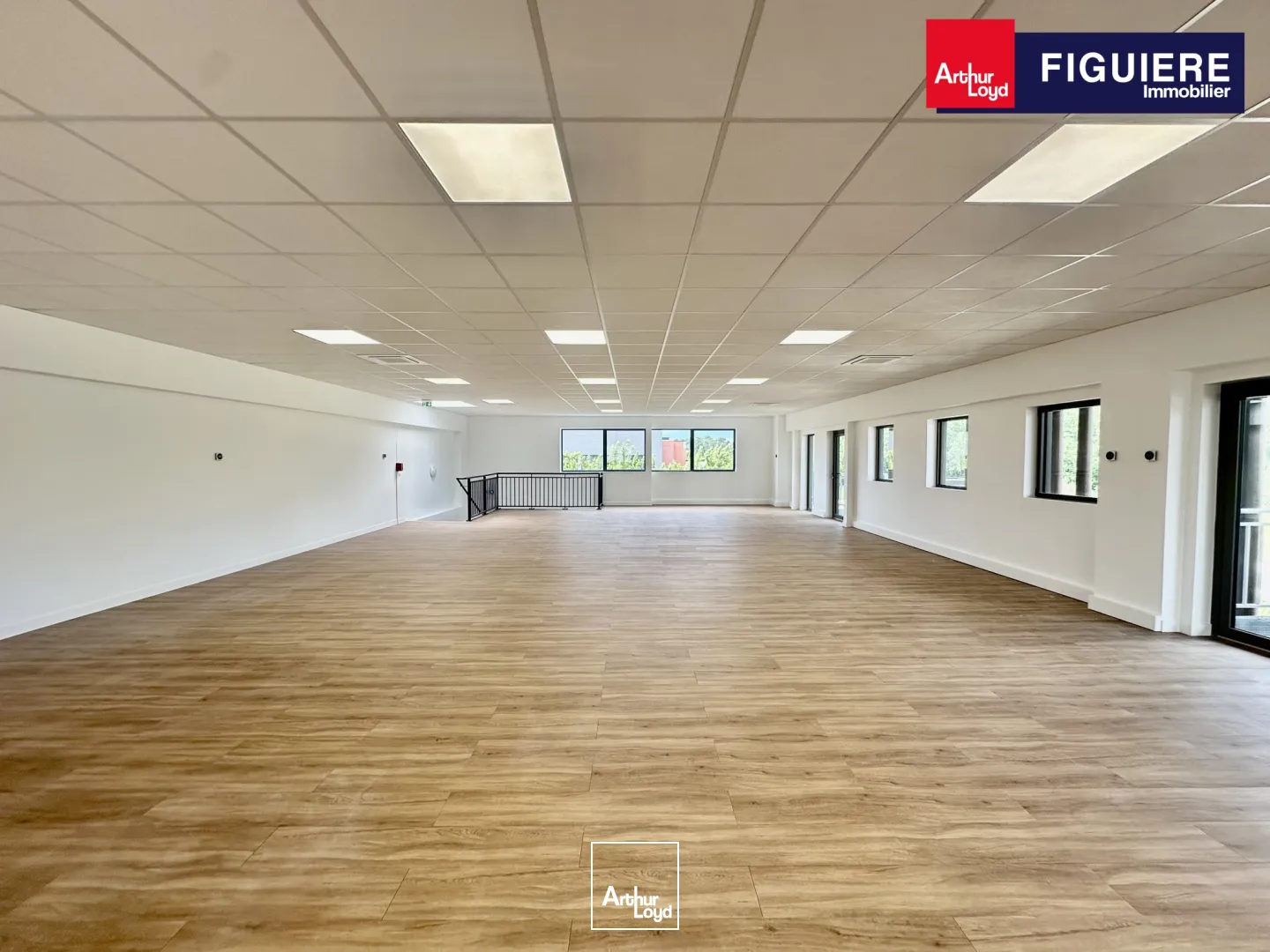 Locaux d'activité & Entrepôts - Location - VENELLES - 13770 - 675-675 - 7921787